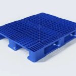 Pallet plástico PL1210-3 Heavy 16 kg 1200x1000x160mm vazado monobloco com 3 runners cor azul e carga estática de 7.500 kg/m²